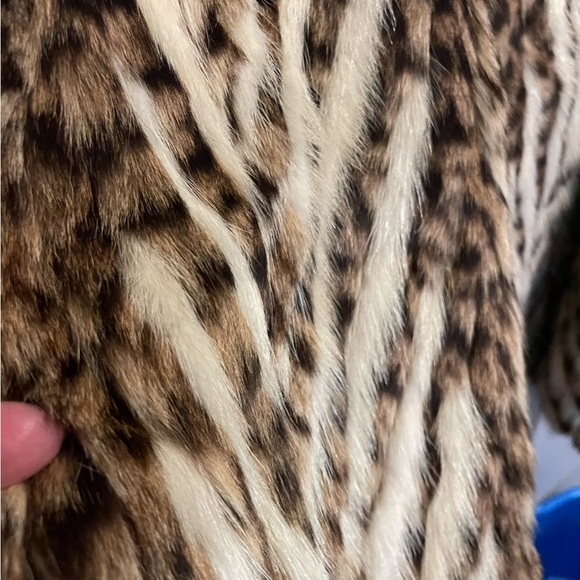 🎉VINTAGE , Genuine Leopard Fur Coat RARE ! Size X  Small VERY RARE see video ❤️ - Picture 7 of 15